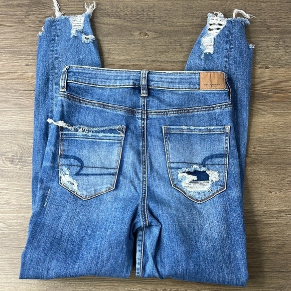 American Eagle Women’s Distressed Highest Rise Jegging, size 4 - Picture 11 of 13